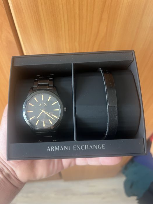 Vand ceas armani exchange , folosit decat odata , bretara a fost folosita de vreo 4 ori