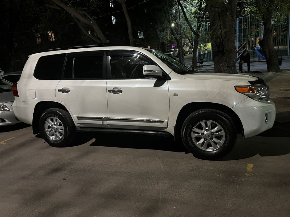 Шины летние с оригинальными дисками 285/65/17