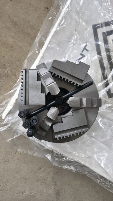 Токарни патроны новые