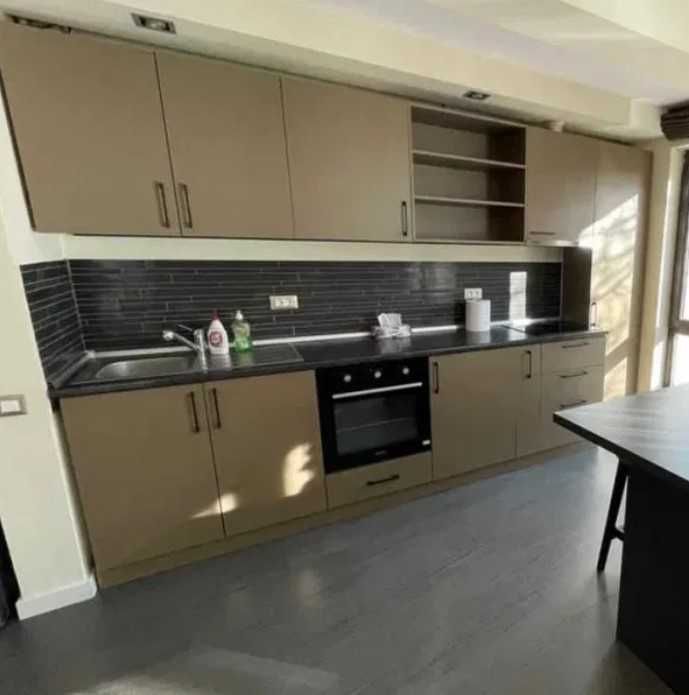 Дава се под наем Тристаен апартамент в Пловдив, Старият град - 78 кв.м за 229.5 € - Снимка #1