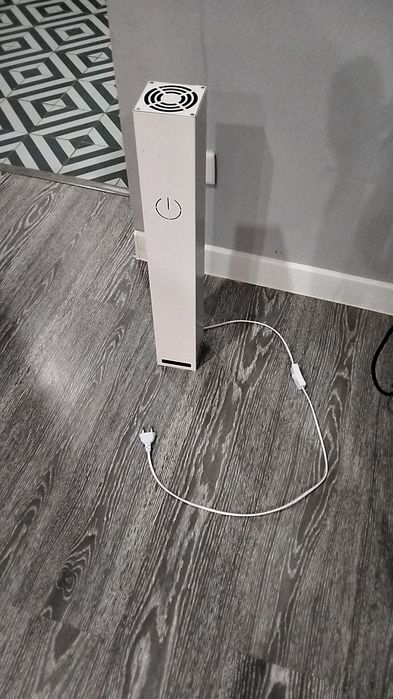 Продам УФ лампу новая