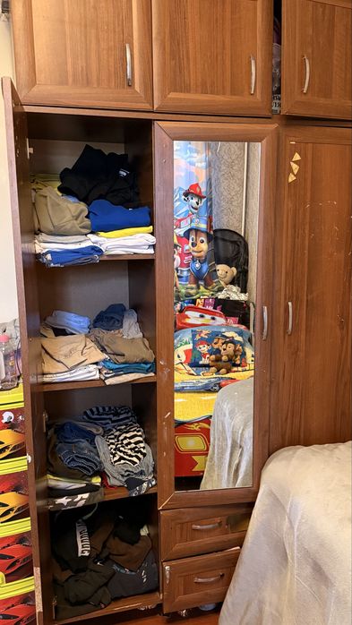 Продам срочно шкаф