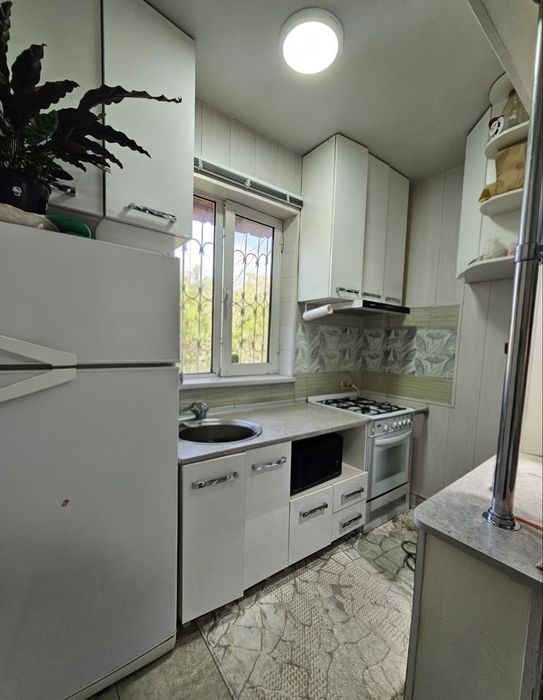 Продаётся квартира на Чиланзаре- 2 квартал,ор-р 163  школа , 2/3/4