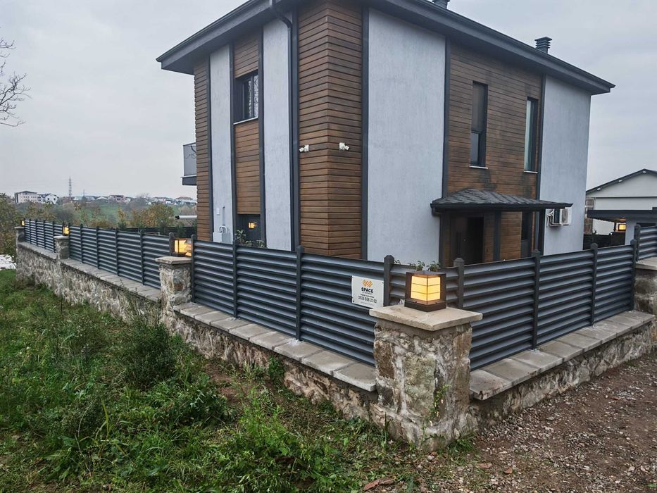 Gard modern stil jaluzea pentru intimitate in curte