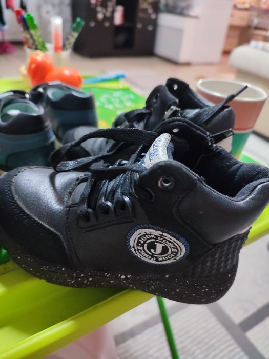 Продам обувь на мальчика