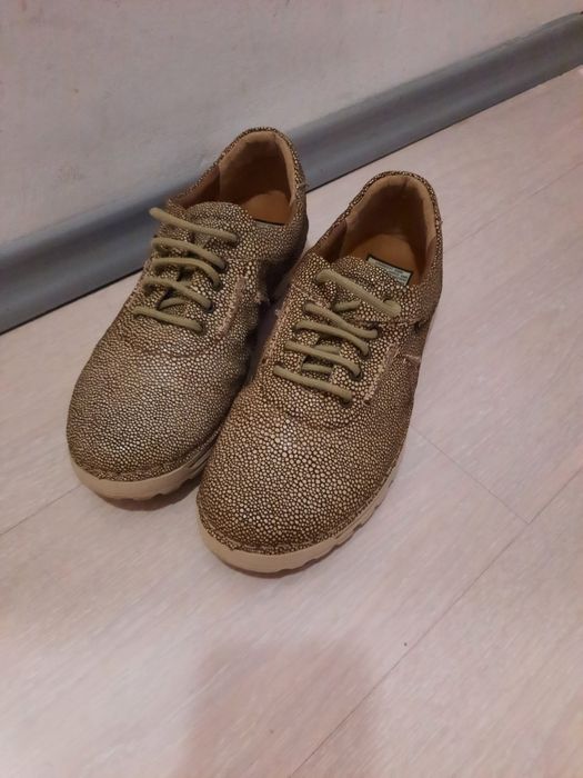 Дамски обувки от естествена кожа