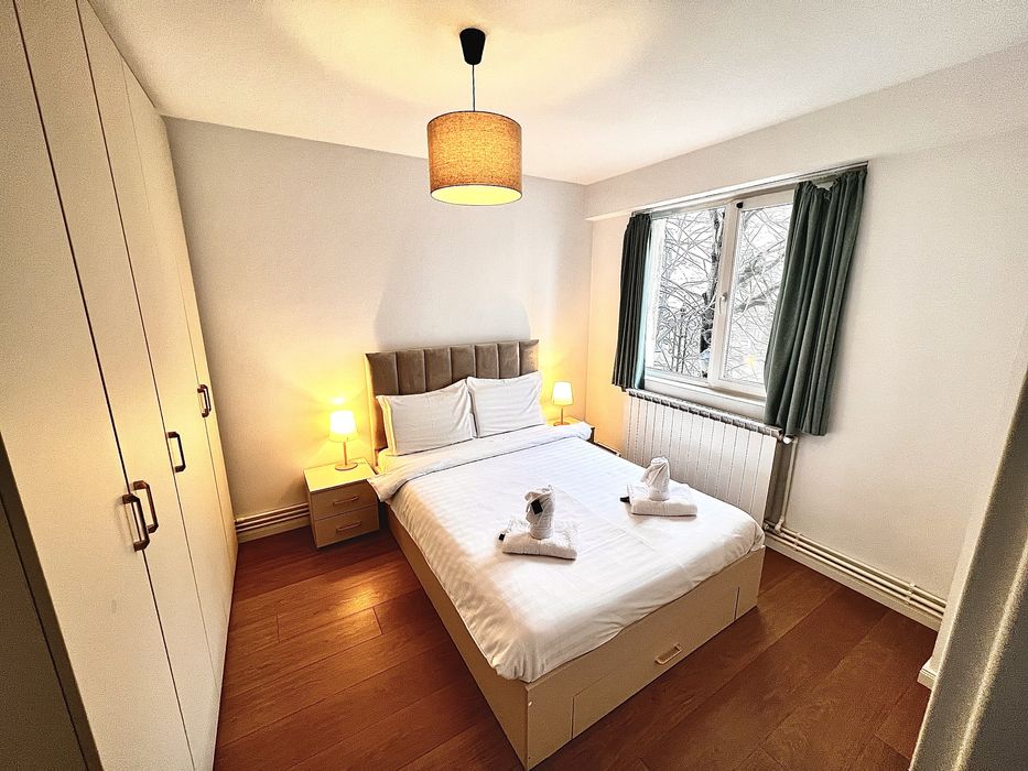 2 camere decomandate – Piața Ovidiu, Peninsula | Etaj 1 | Mobilat