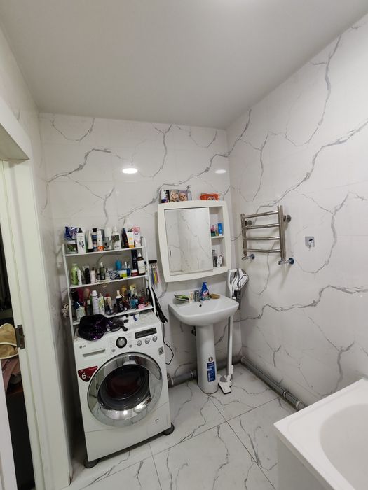 Срочно! Продается 1в 2х своя квартира в ЖК Parkent plaza,паркенский Яш