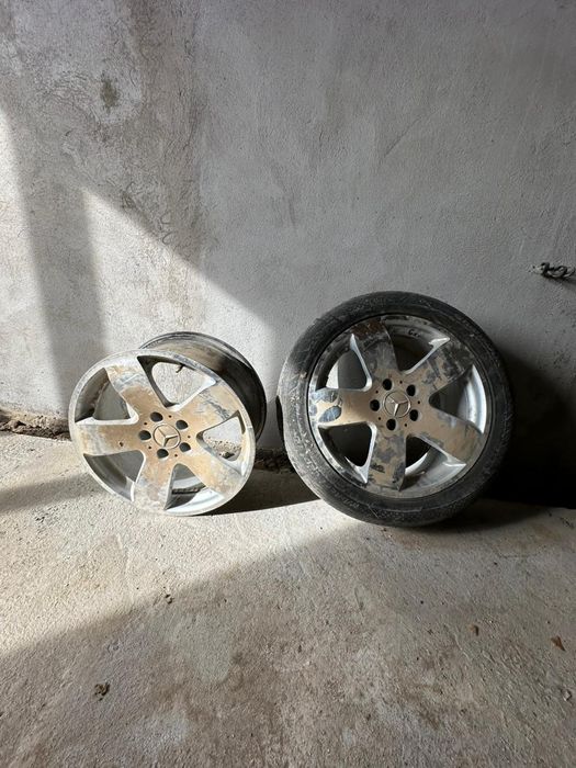 W211 запчасти разные.