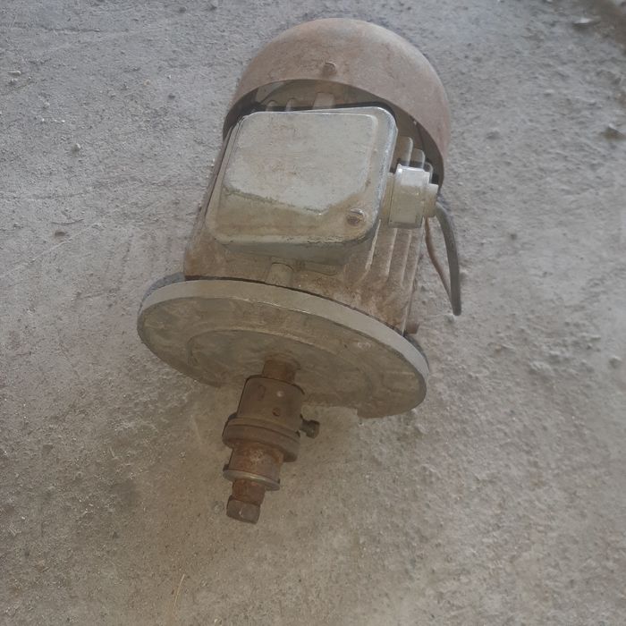 Продаётся электромотор 220вольт