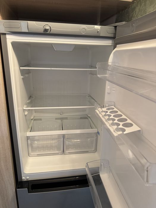 Холодильник Indesit