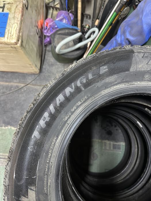 Продам резину зима 215/65/16