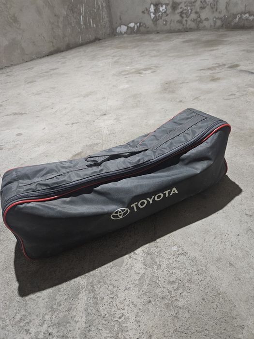 Оригинал набор Toyota аптечка аварийный знак и огнетушитель