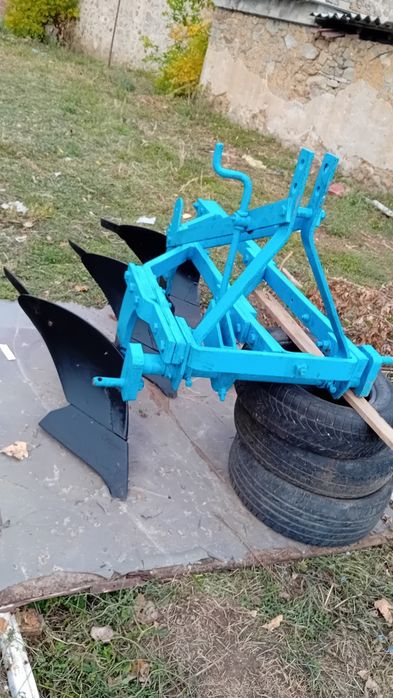 Продавам излкючително здрав и масивен плуг