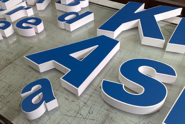 Litere Volumetrice/Reclame luminoase/Polistiren/ 8 Ron/litera