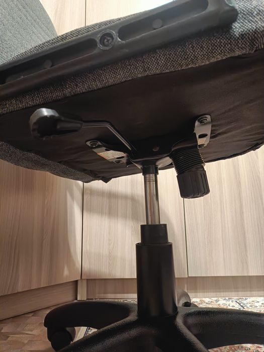 Продам офисное кресло