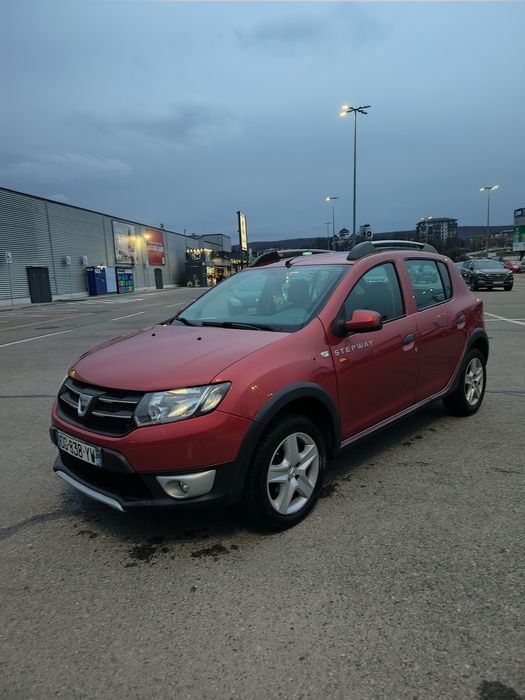 Dacia Sandero Stepway 0.9 . 2014. Economică