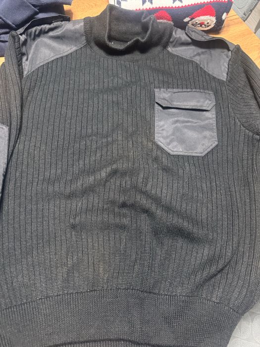 Продаются два свитера