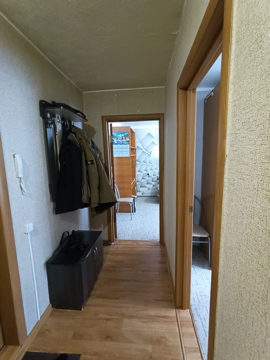 Срочно 2ком.кв. Район 8 школы