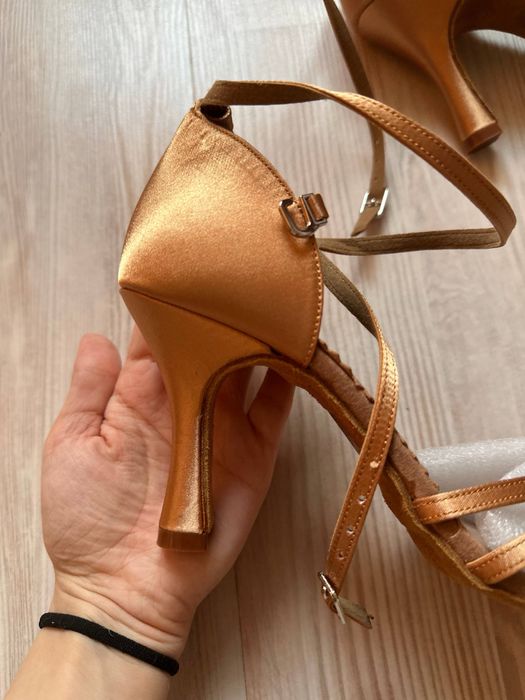 Танцевальные туфли