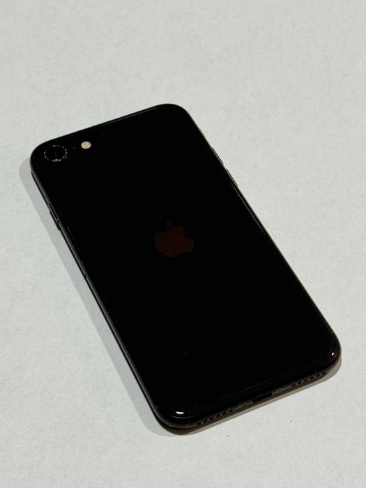 iPhone SE 2 gen 64GB 73% Battery Health