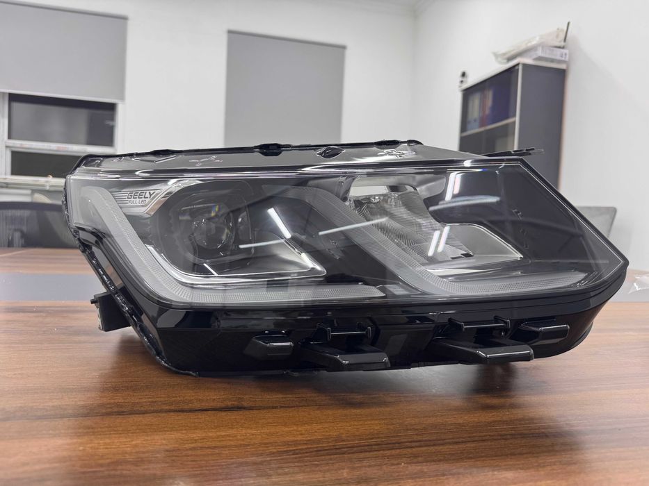 Geely Coolray Фара правая