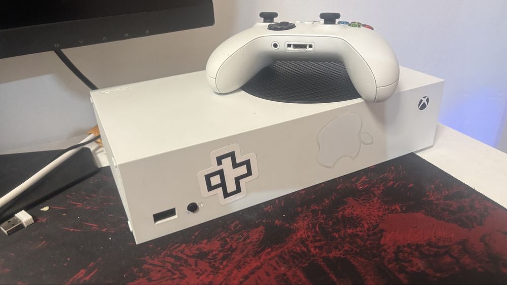 Xbox series s + controler 1500lei