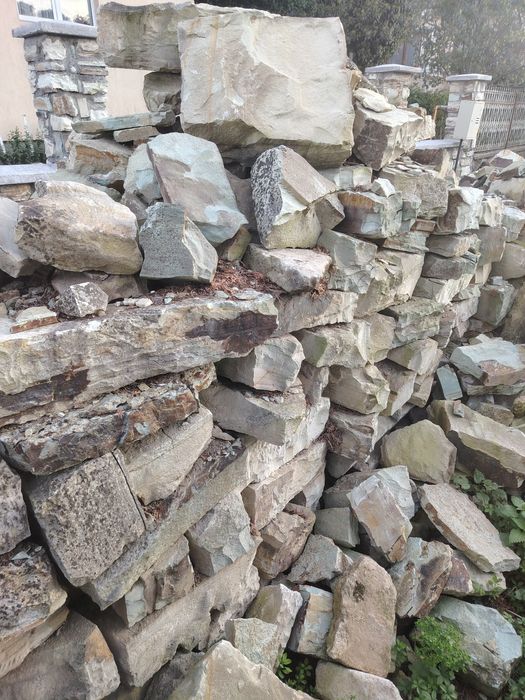 Piatră naturală cioplită