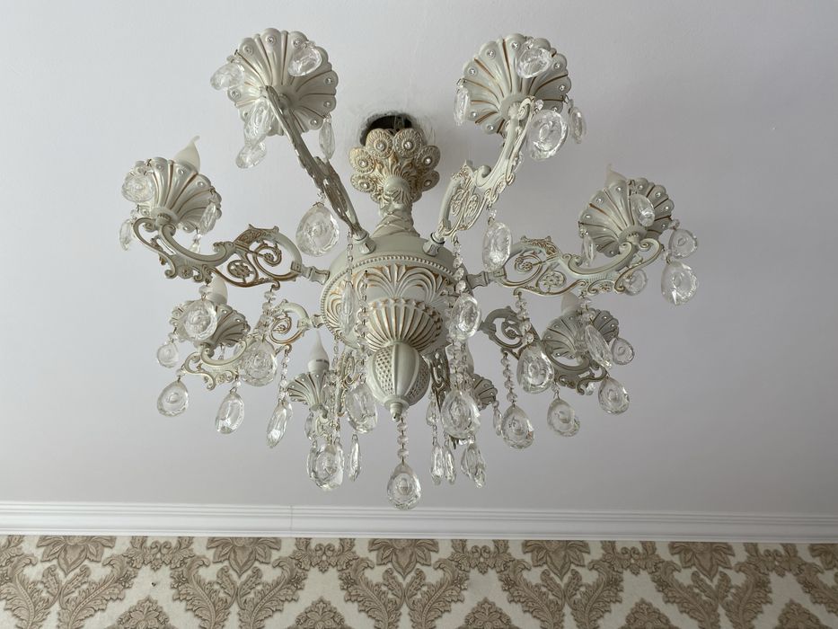 Люстра для зала