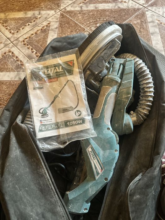 Vand girafa total dolosita de doua ori ,cu toate accesoriile