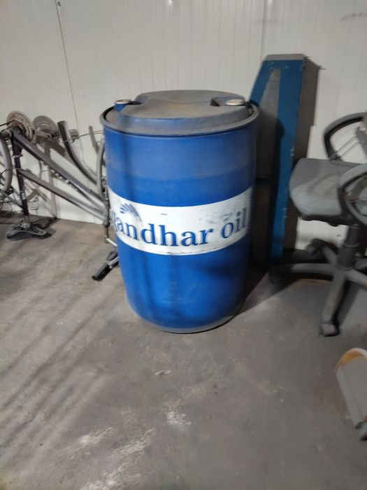 Butoi din plastic 200 litri calitate foarte buna