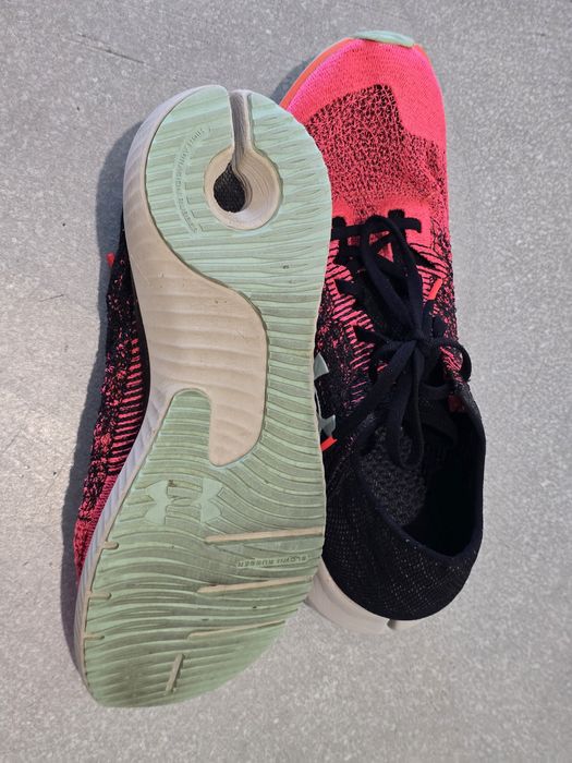 Under Armour asfalt