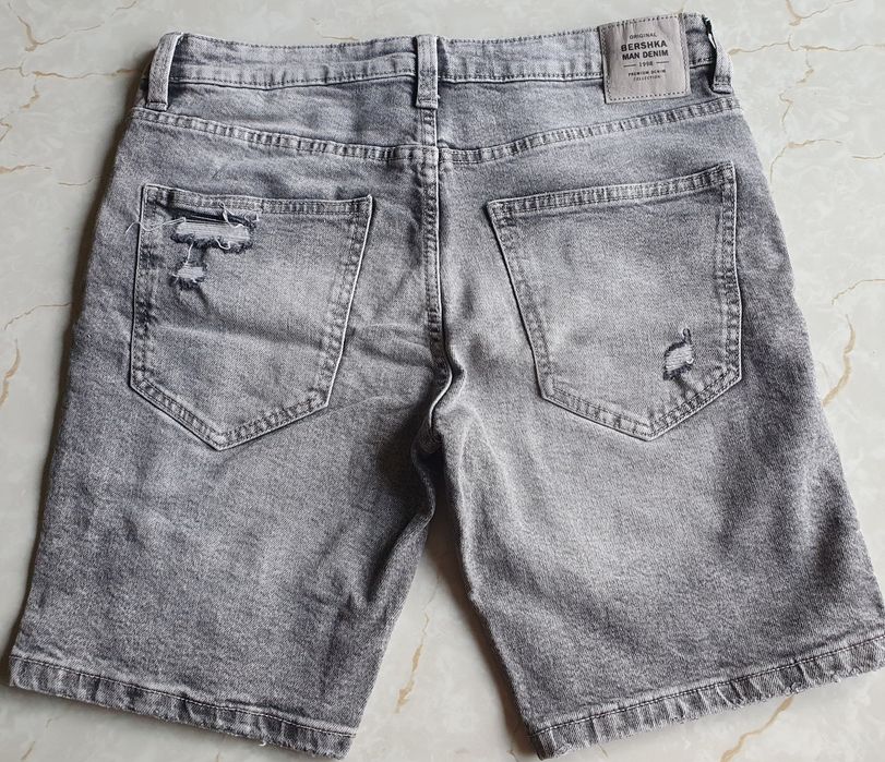 Джинсовые шорты BERSHKA -Skinny