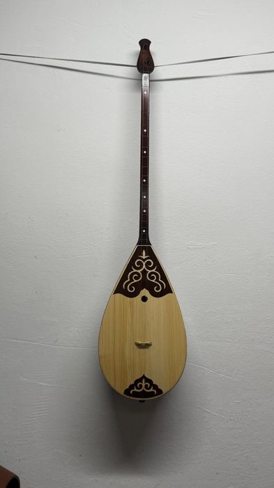 Домбыра сатамын Көкшетау қаласында