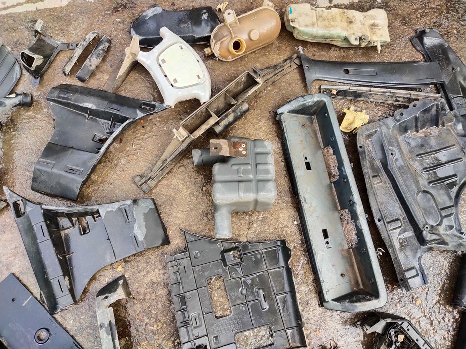 Пластмассовые детали для машины