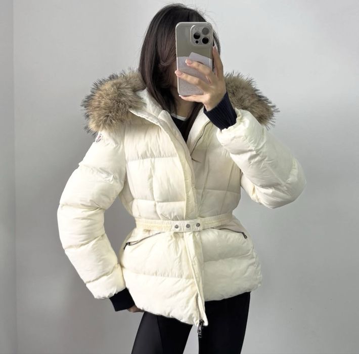 Куртка белая moncler