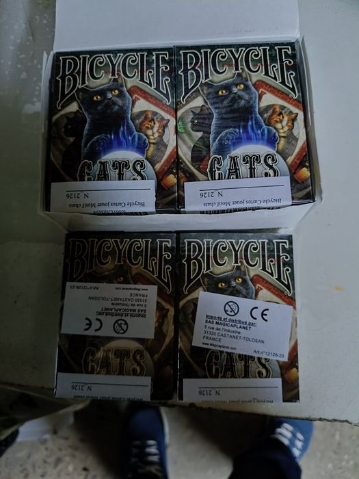 Vînd cărți de joc bicycle