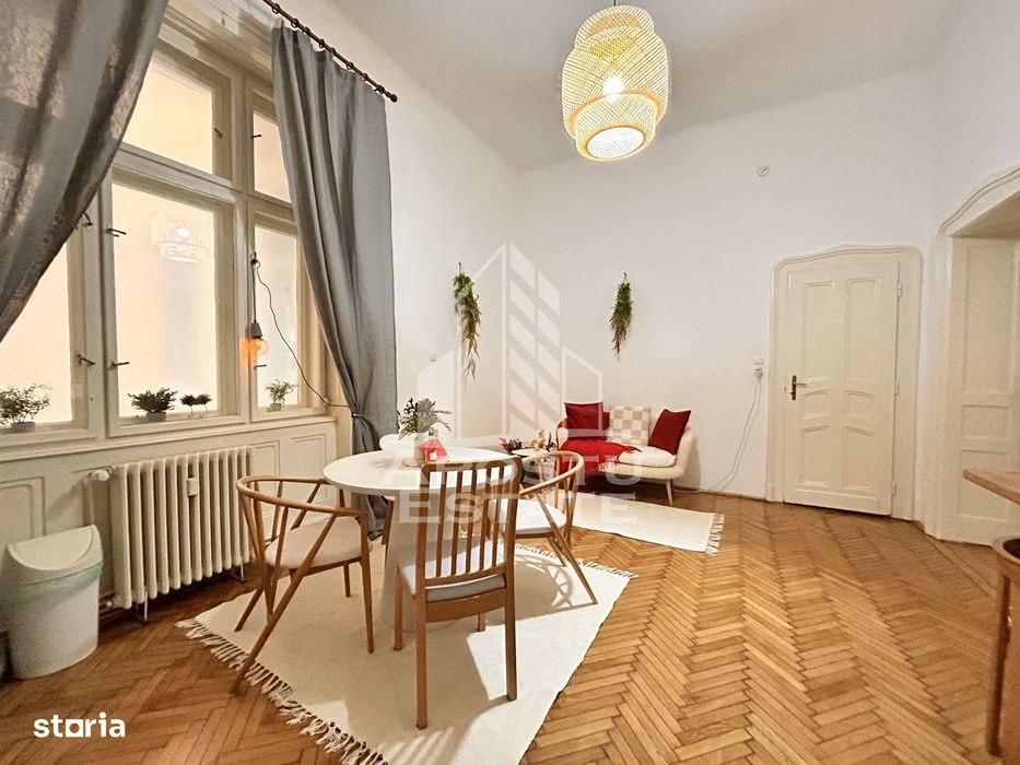 Apartament, spatios etaj 1, vedere in Piata Victoriei