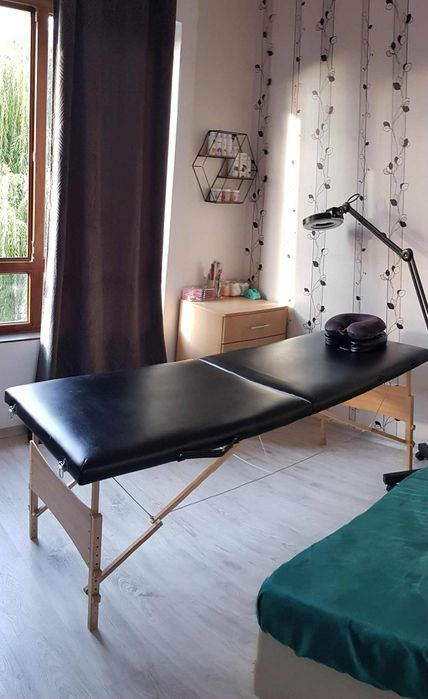 Сгъваема масажна кушетка ,дървена рамка