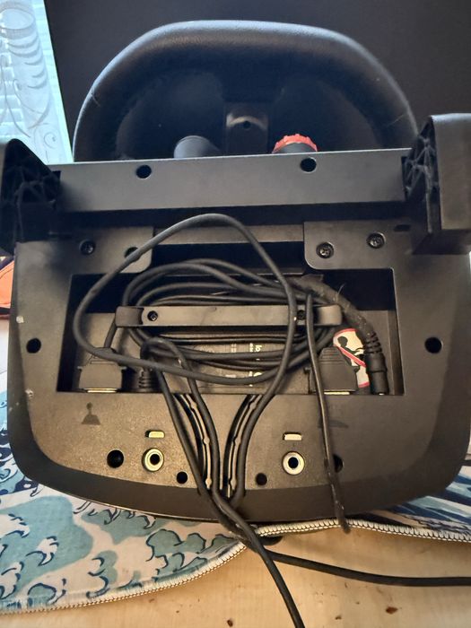 Продавам logitech g29