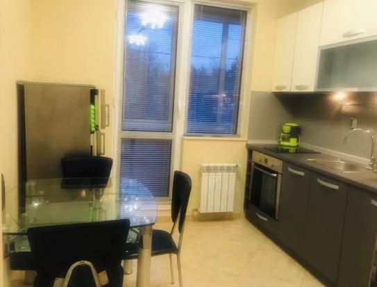 Двустаен апартамент в ж.к. Хаджи Димитър.