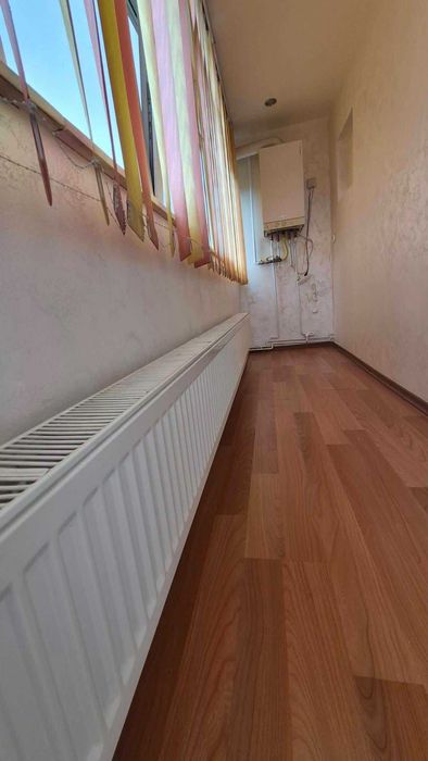 Apartament 3 camere decomandat in Onesti, zona Mall, etaj 2/4, 80mp.