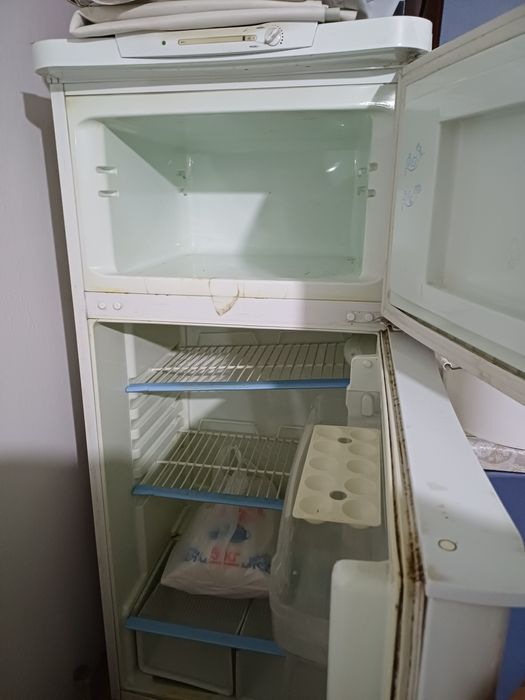 Холодильник рабочии