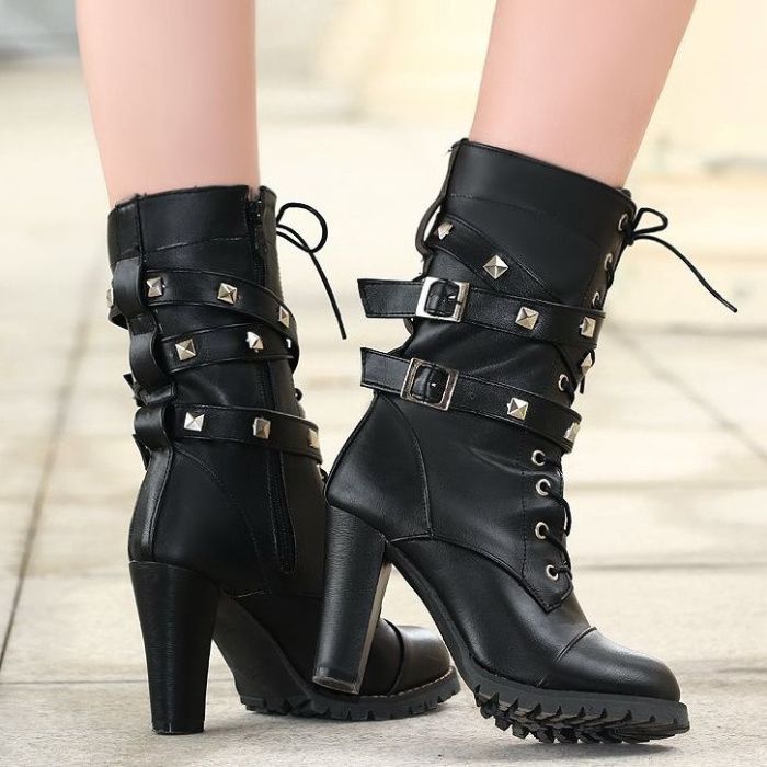 Дамски боти с цип