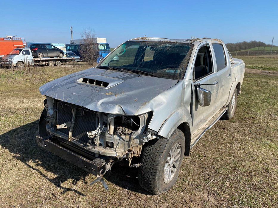 toyota hilux 3.0 d4d facelift navi на части тойота хайлукс автомат