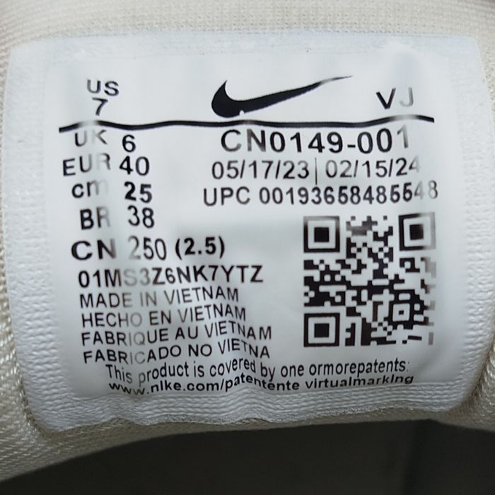 Женские кроссовки 40 размер