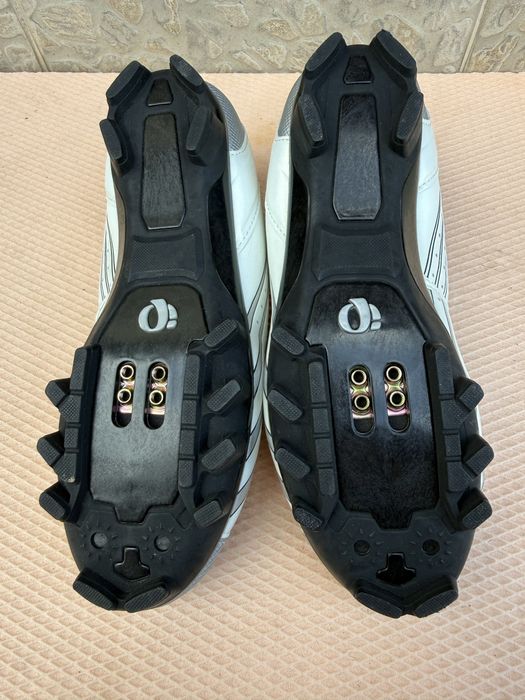 Pantofi ciclism MTB Pearl Izumi – NOI – mărimea 41 – albi
