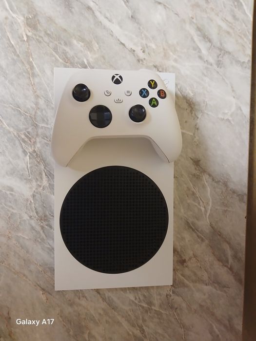 Vând  Xbox series s