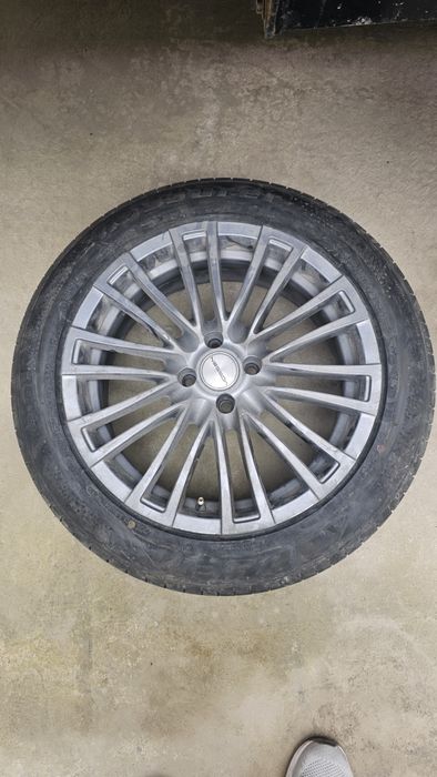 Накаченный автошина