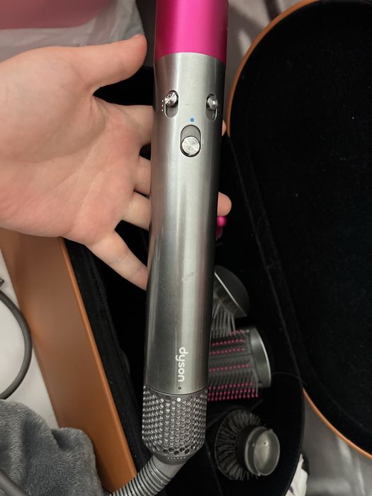 Продам DYSON стайлер оригинал